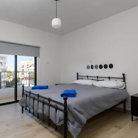 Ollies 3 Bedroom Larnaca