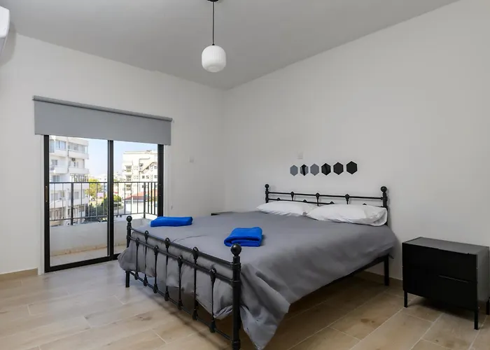 Ollies 3 Bedroom Λάρνακα